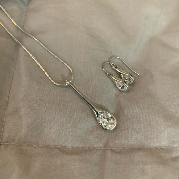 Mestige Crystal Drop Necklace and Earrings - Picture 5 of 5